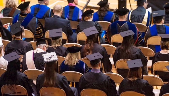 South Dakota Farm Bureau Awards Six Scholarships