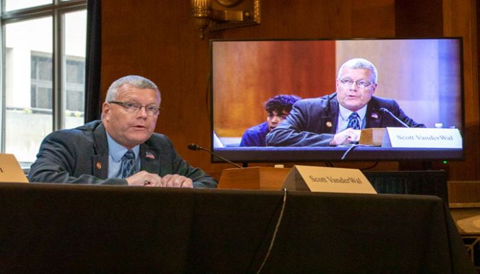 SDFB President VanderWal Tells Senate Committee Farmers Are Voluntarily Reducing Climate Impacts
